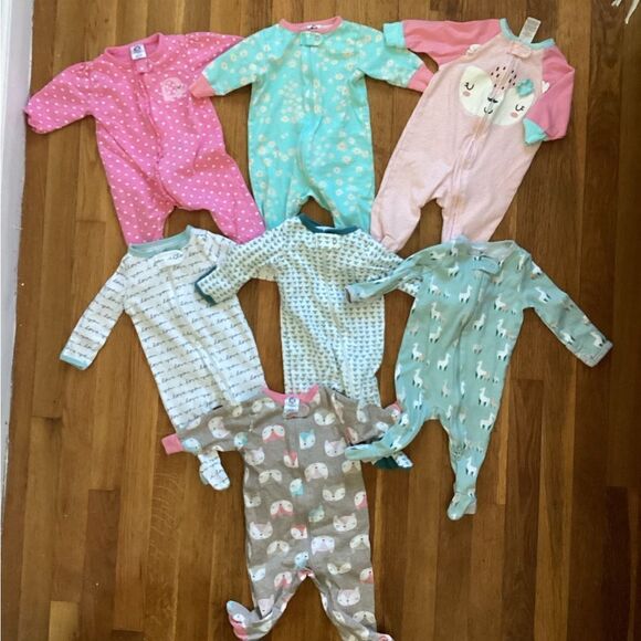 0-3m footies  - Picture 1 of 3